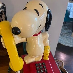 Vintage Snoopy and Woodstock push button telephone
